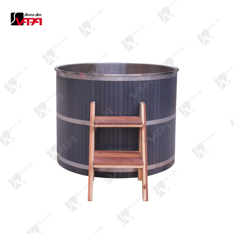 round hot tub with stove